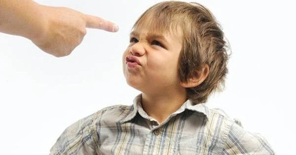 Hậu quả lớn khi trẻ bị dán nhãn "hư"